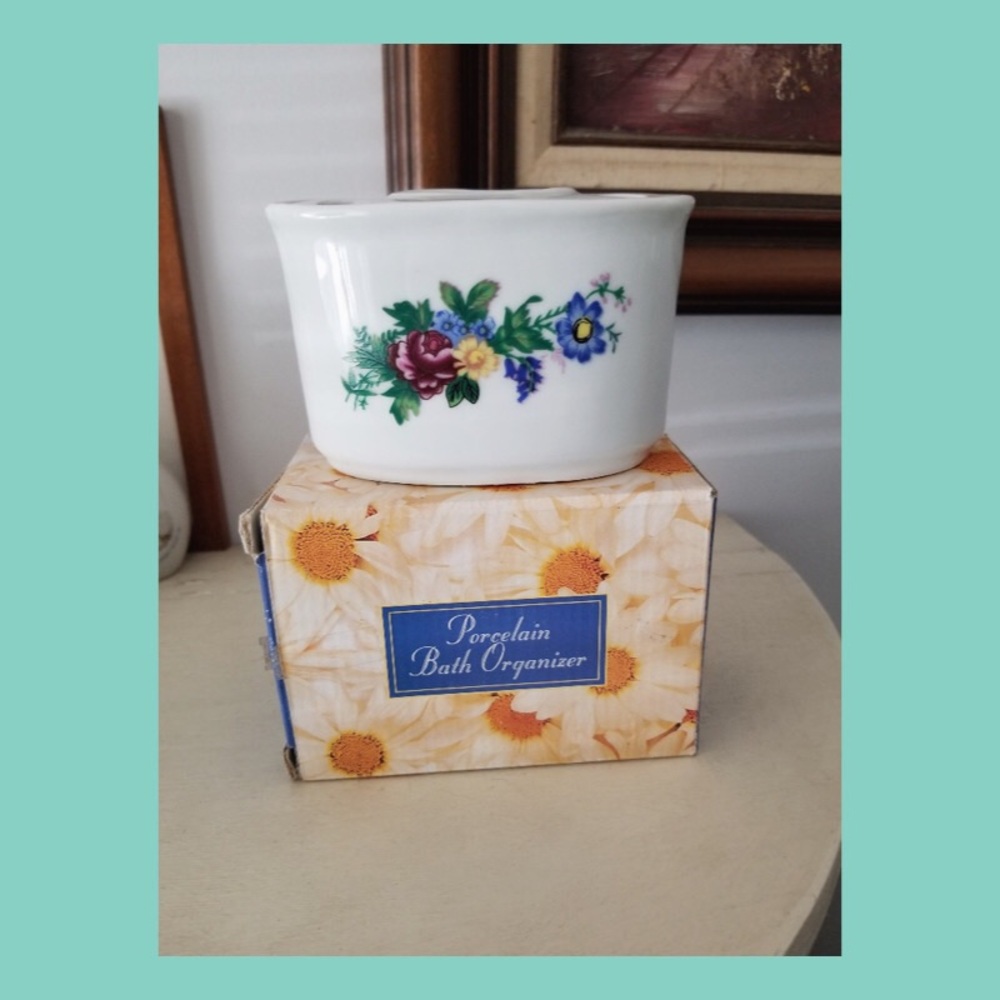 Vintage Cottagecore White Porcelain Bath Organizer Toothbrush Holder NIB - Picture 8 of 8